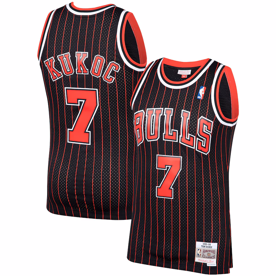 Men's Chicago Bulls Toni Kukoc Mitchell & Ness Black 1995/96 Hardwood Classics Swingman Jersey - ujerseystore